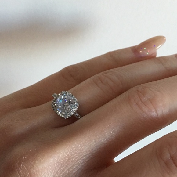 Cushion Cut Round Diamond Ring - Picture 2 of 7